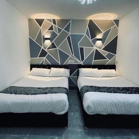Entire 5 Star Luxury Whalley House Wifi Tv Luxury Μπέρνλεϊ Εξωτερικό φωτογραφία