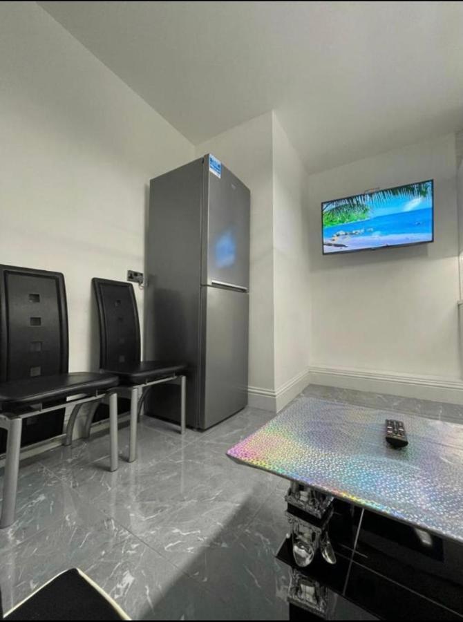 Entire 5 Star Luxury Whalley House Wifi Tv Luxury Μπέρνλεϊ Εξωτερικό φωτογραφία