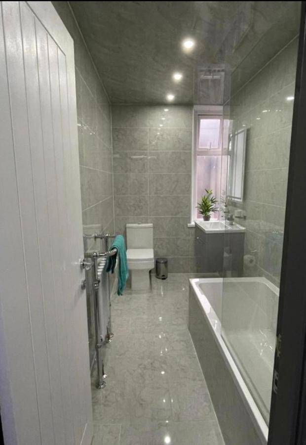 Entire 5 Star Luxury Whalley House Wifi Tv Luxury Μπέρνλεϊ Εξωτερικό φωτογραφία