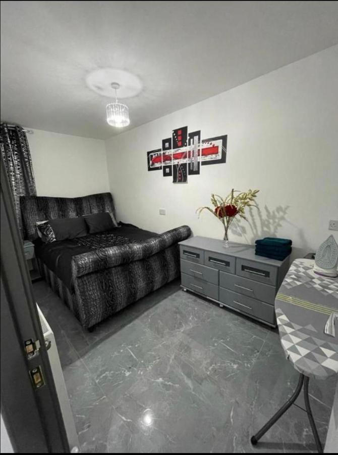 Entire 5 Star Luxury Whalley House Wifi Tv Luxury Μπέρνλεϊ Εξωτερικό φωτογραφία