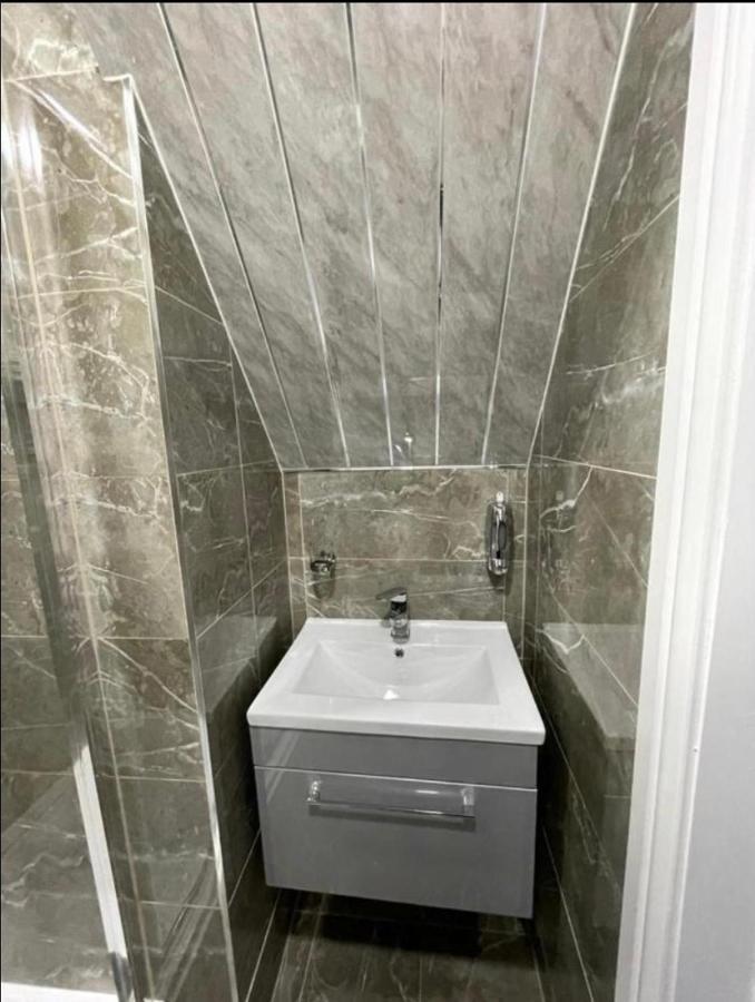 Entire 5 Star Luxury Whalley House Wifi Tv Luxury Μπέρνλεϊ Εξωτερικό φωτογραφία