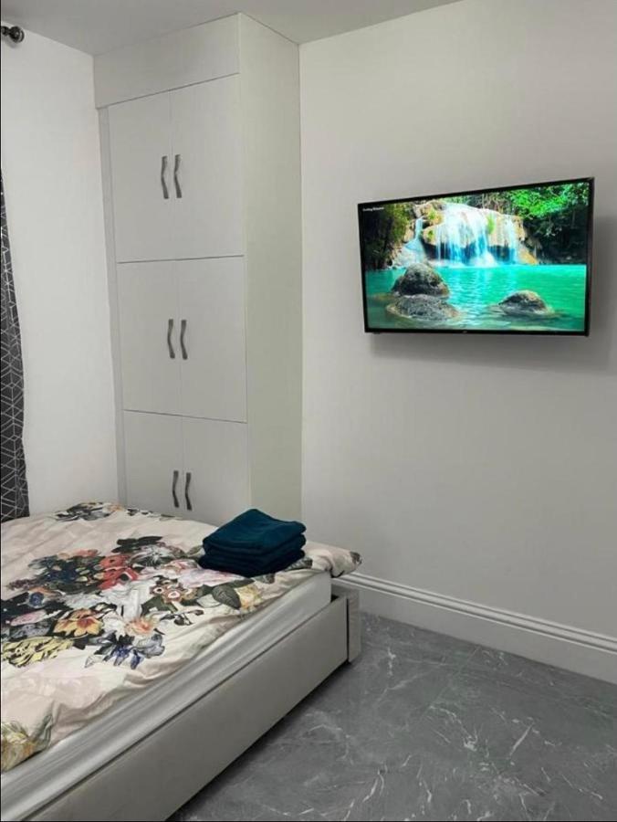 Entire 5 Star Luxury Whalley House Wifi Tv Luxury Μπέρνλεϊ Εξωτερικό φωτογραφία
