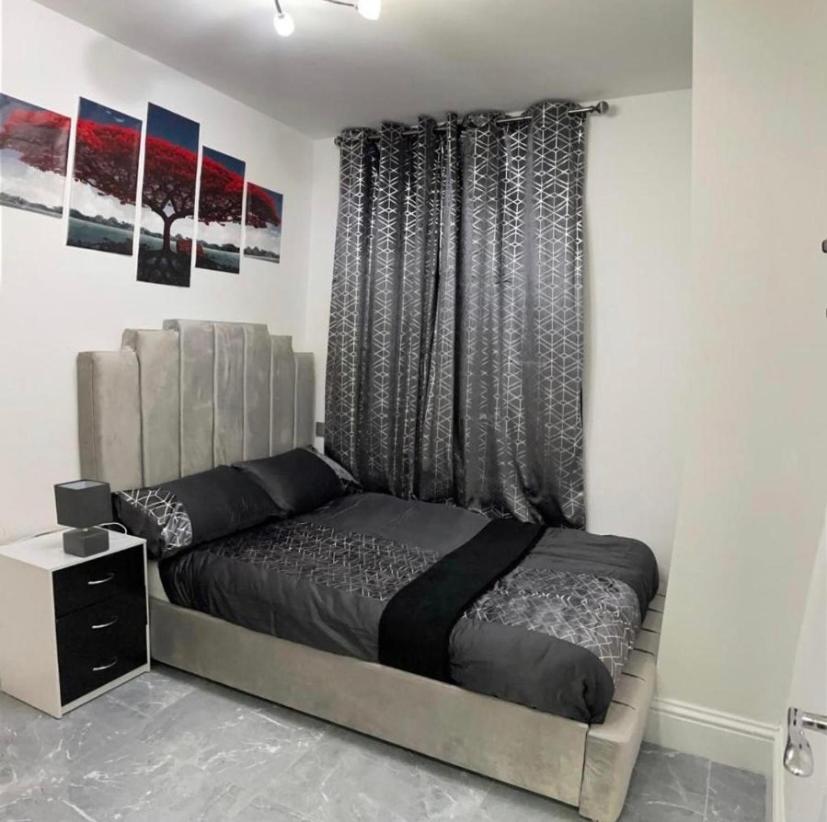 Entire 5 Star Luxury Whalley House Wifi Tv Luxury Μπέρνλεϊ Εξωτερικό φωτογραφία